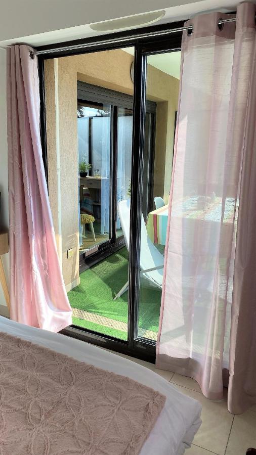 Apartment T2 Proche De La Gare, A 10 Minutes A Pieds De La Croisette, Piscine & Parking Dans De Standing Cannes