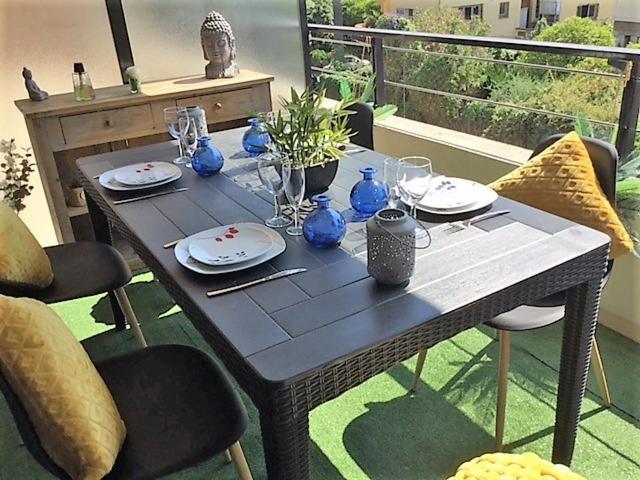 Apartment T2 Proche De La Gare, A 10 Minutes A Pieds De La Croisette, Piscine & Parking Dans De Standing *