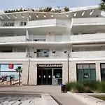 T2 proche de la gare, à 10 minutes à pieds de la Croisette, piscine&parking dans résidence de haut standing